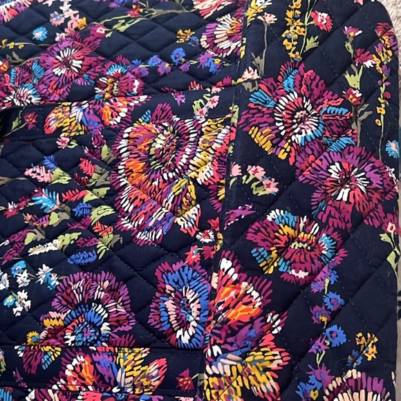 JLN Vera Bradley Tote in Midnight Wildflower. - Picture 9 of 9